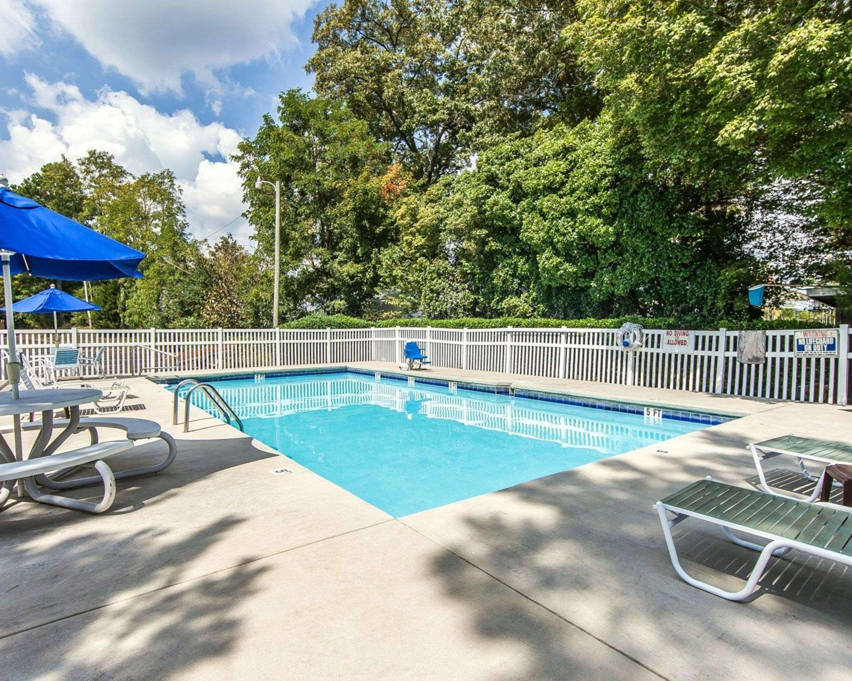Econo Lodge Cleveland Luaran gambar